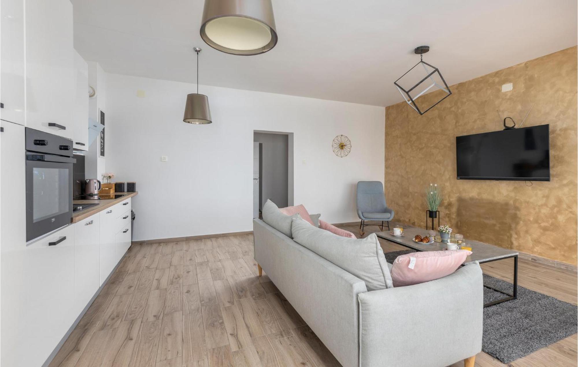 Amazing Apartment In Rijeka With Wifi Екстериор снимка